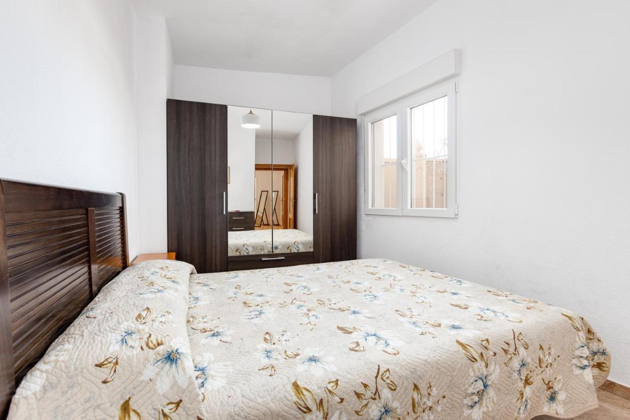Bonito Apartamento De Dos Habitacion Y Piscina Торевьиа Экстерьер фото